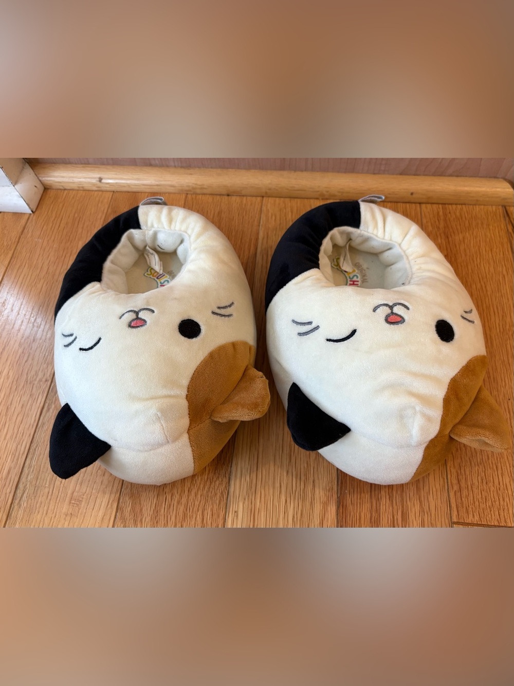 SQUISHMALLOWS Plush Cushion CAM the CALICO CAT Kids SLIPPERS XL 4/5